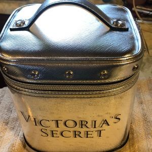 Victoria Secret travel/ train case NWT